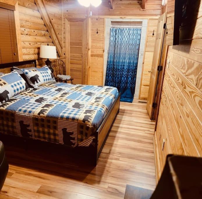 Rustic Black Bear Cabin Pigeon Forge Εξωτερικό φωτογραφία