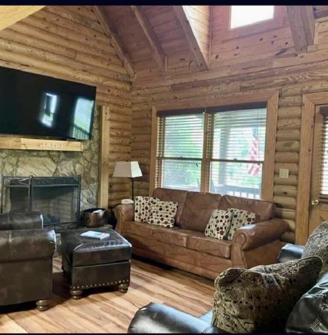 Rustic Black Bear Cabin Pigeon Forge Εξωτερικό φωτογραφία