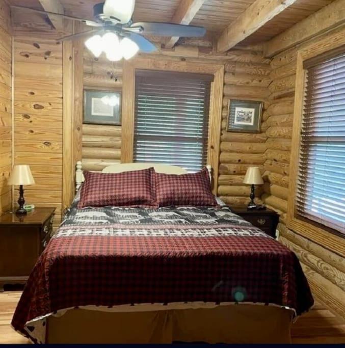 Rustic Black Bear Cabin Pigeon Forge Εξωτερικό φωτογραφία